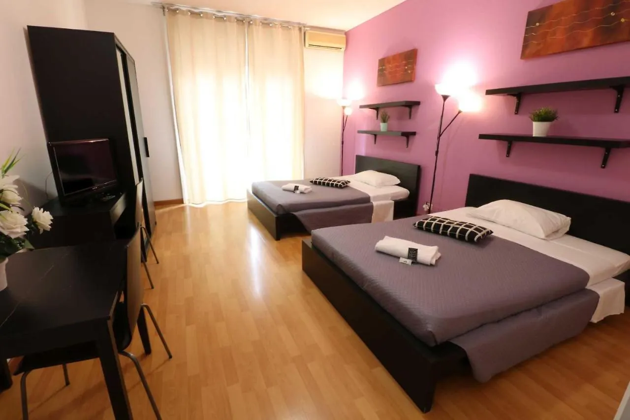 **  Guest House Pirelli Milano Italy