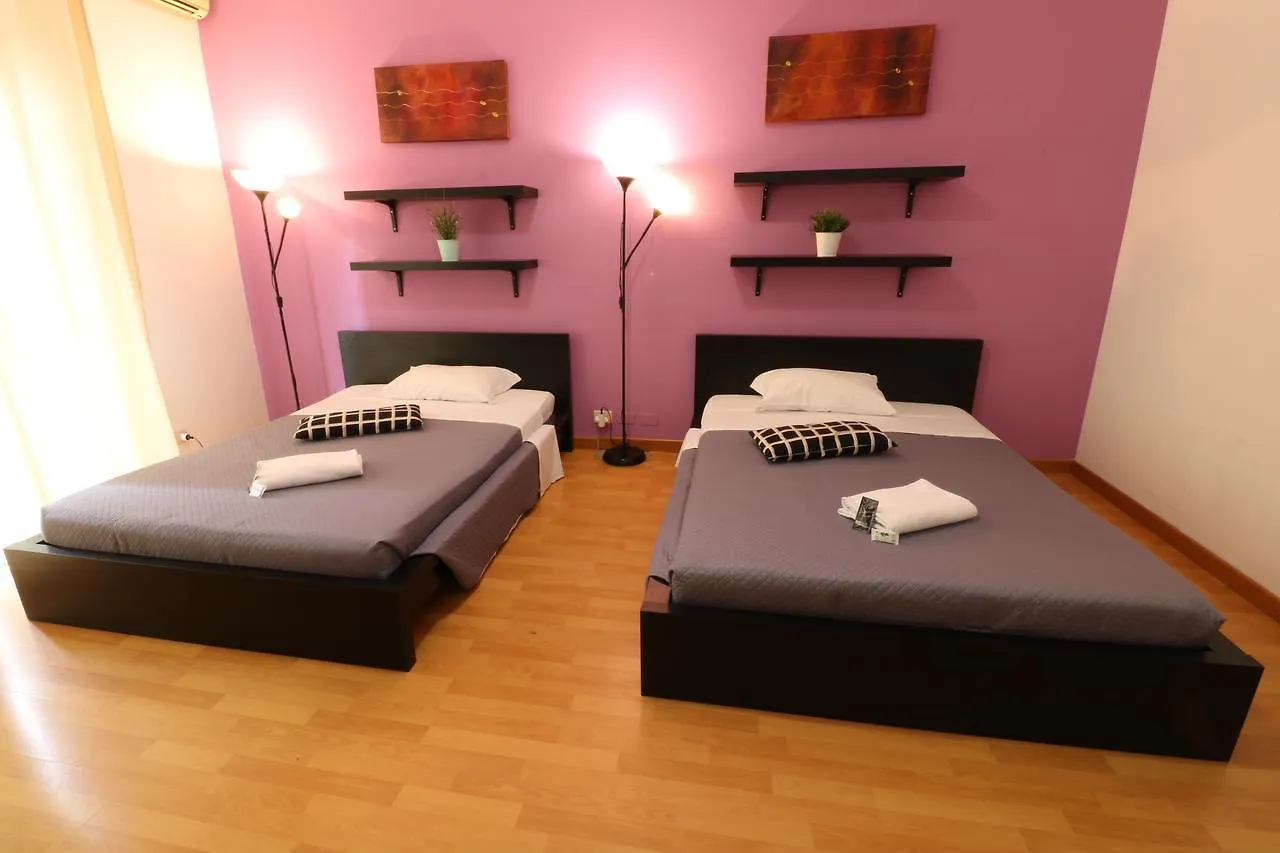 Guest House Pirelli Milano 2*, Milan