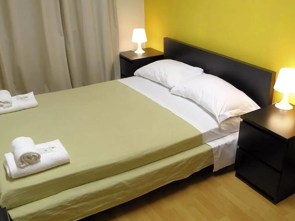 **  Guest House Pirelli Milano Italy
