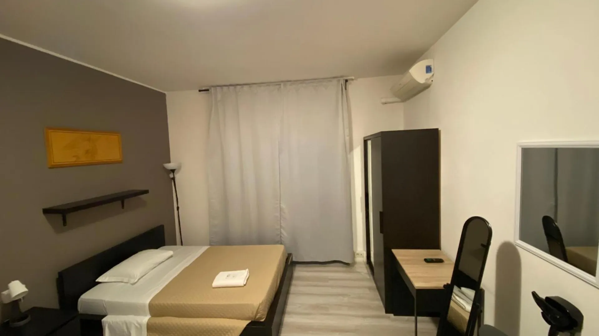 Guest House Pirelli Milano 2*,  Italien