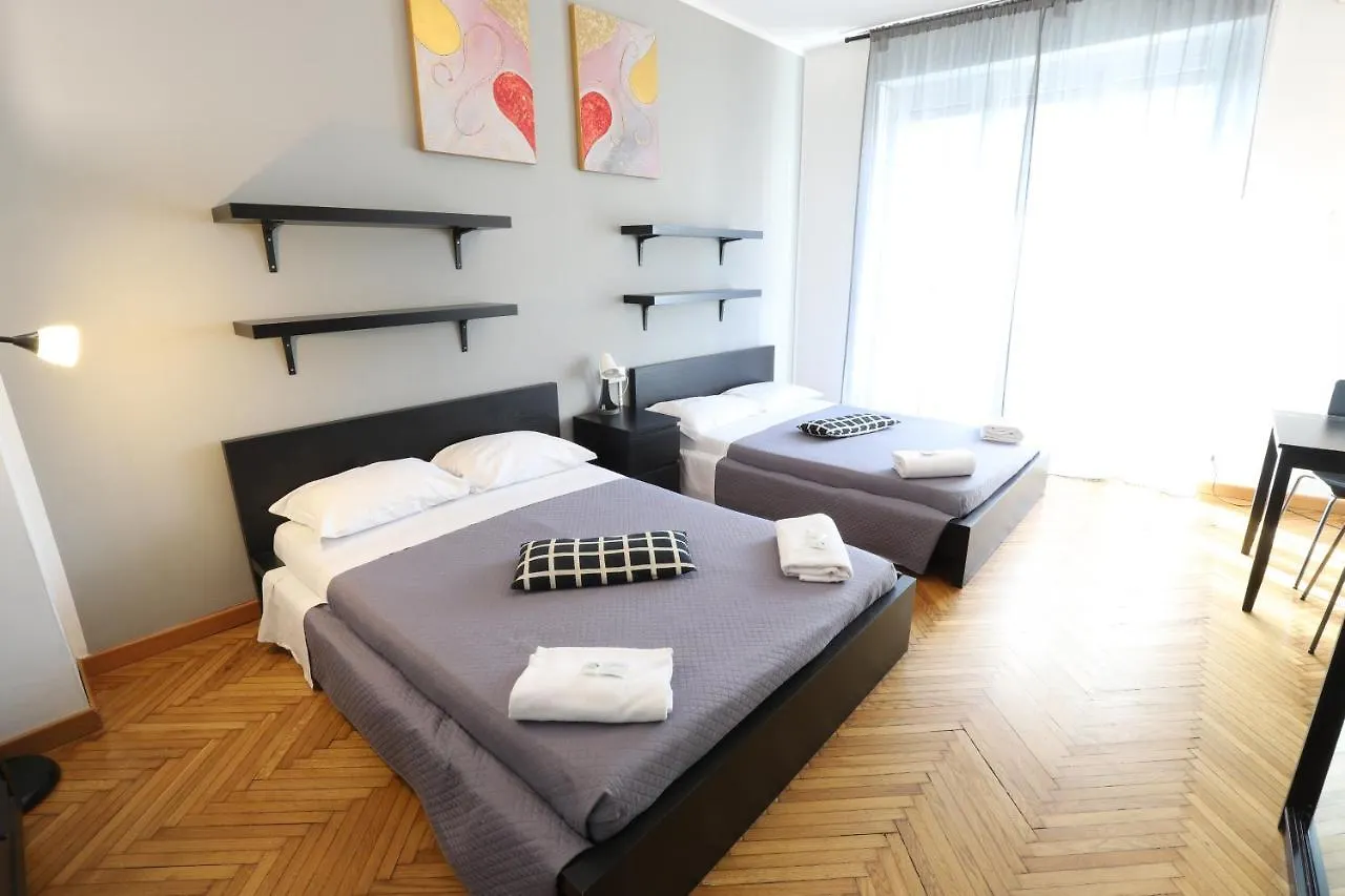 Guest House Pirelli Milano 2*, Milan Italie
