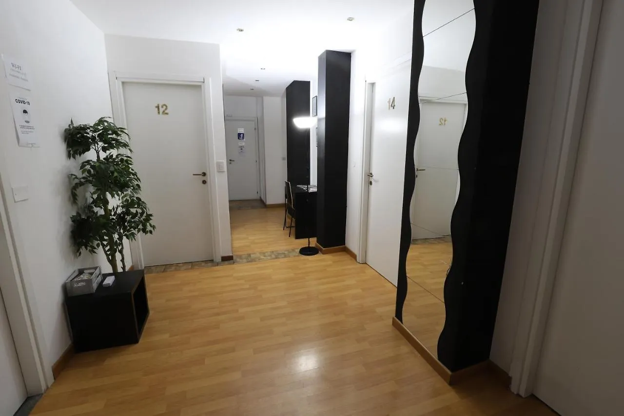 Guest House Pirelli Milano 2*, Milan Italie