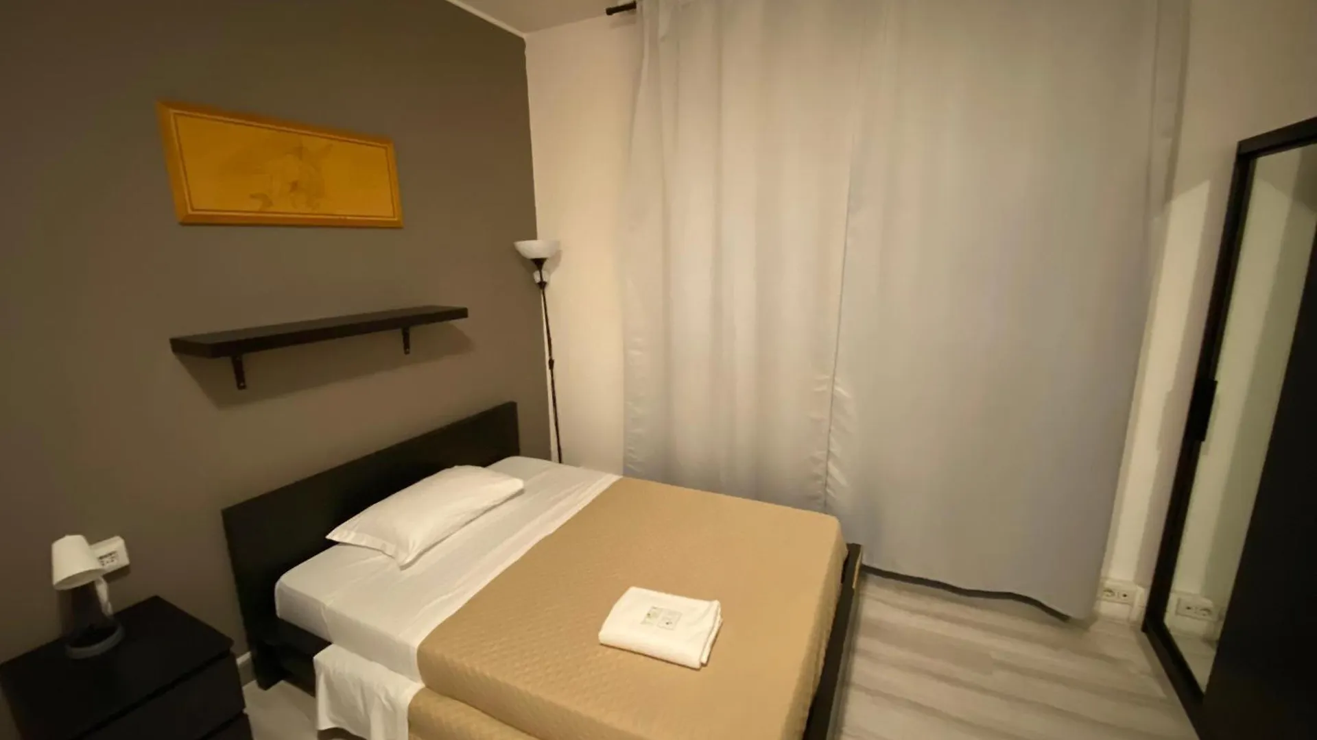 **  Guest House Pirelli Milano Italie