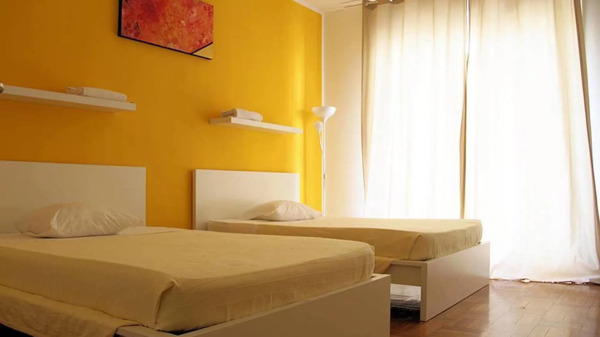 Guest House Pirelli Milano  Milan